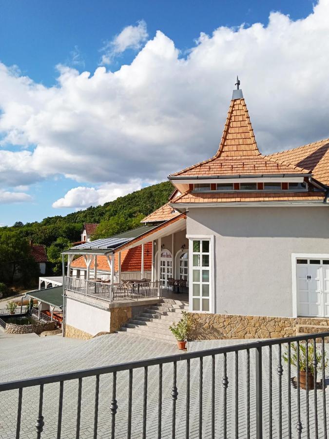 Fogadó a Két Tölgyfához Sümeg Extérieur photo